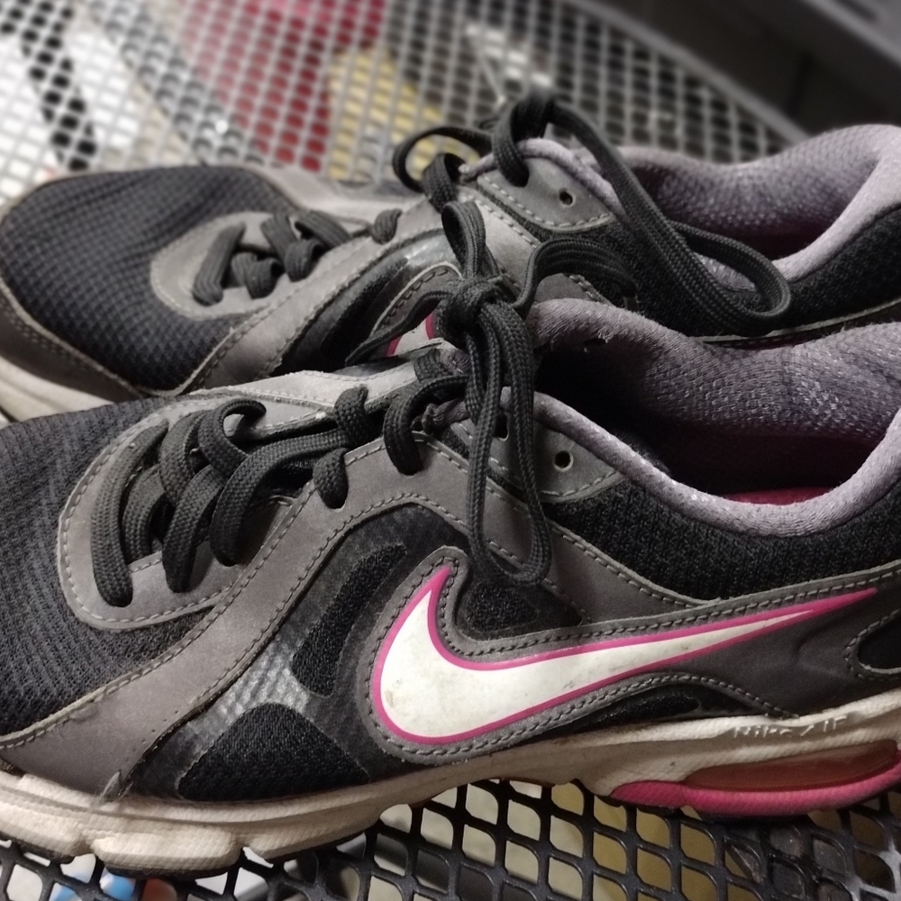Ladies Nike shoes